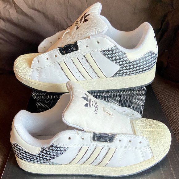 Adidas Superstars (custom) - Picture 4 of 6